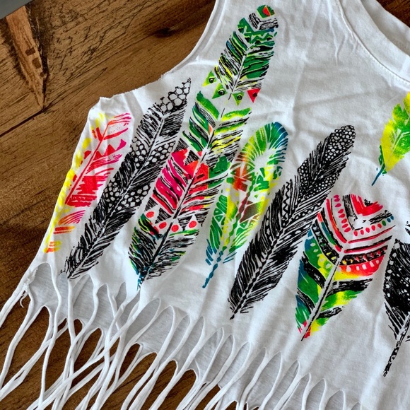 Shredded white tank with colourful feather design - Picture 4 of 4